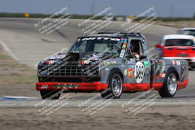 media/Sep-28-2025-24 Hours of Lemons (Sun) [[5dfe0e5f6e]]/12pm (Outside Grapevine)/